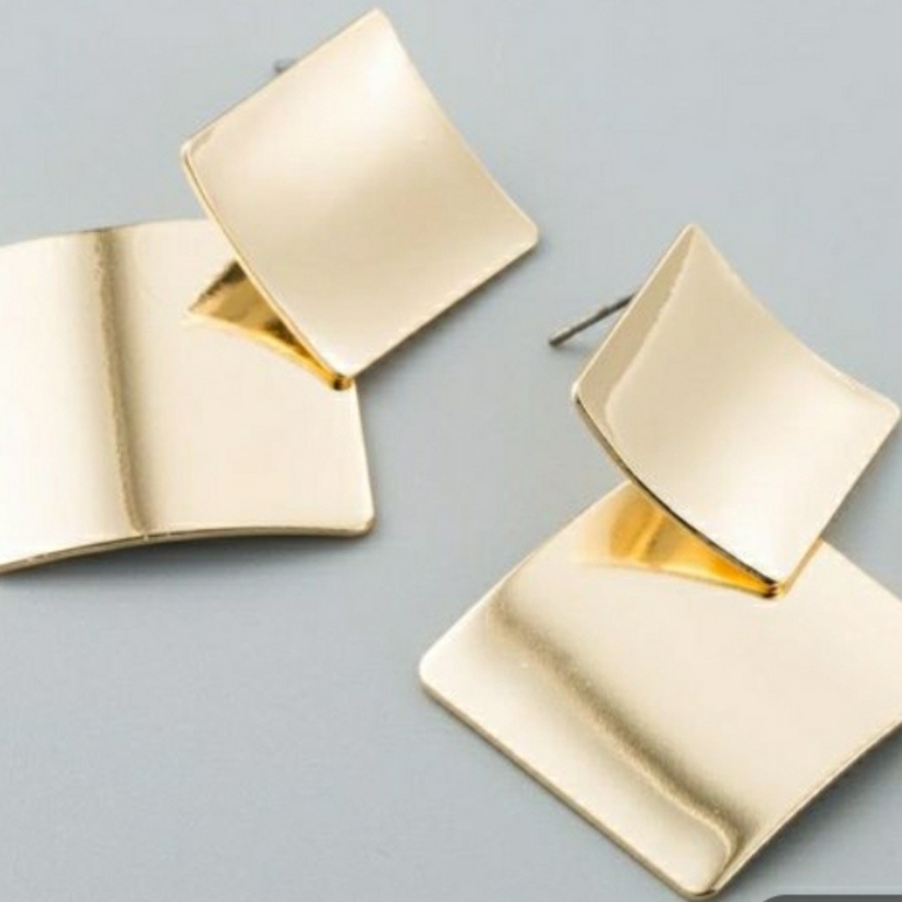 Gold earrings